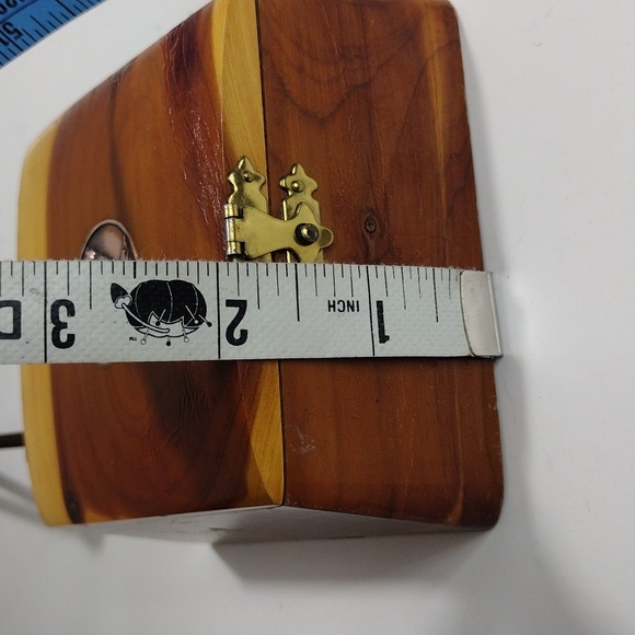 Vintage Souvenir Box from Yosemite National Park - Picture 5 of 7